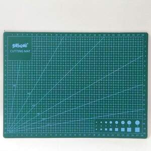 Самовосстанавливающийся раскройный коврик Sindtex для пэчворка 30х22см Самовосстанавливающийся раскройный коврик Sindtex для пэчворка 30х22см