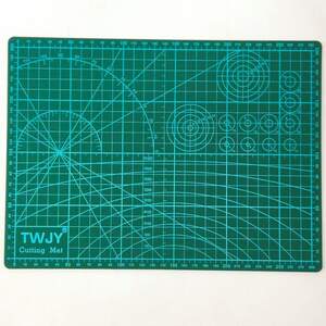 Самовосстанавливающийся раскройный коврик для пэчворка 30х22см Самовосстанавливающийся раскройный коврик для пэчворка 30х22см