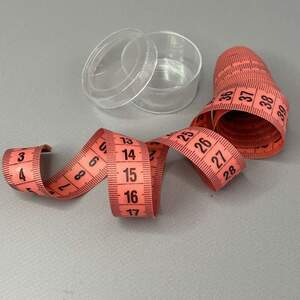 Сантиметр Швейный в коробочке 1,5м. цвет ассорти Сантиметр Швейный в коробочке 1,5м. цвет ассорти