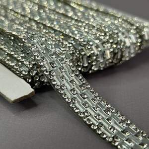 Стразовая термо-тесьма на силиконе, 15 мм - стразы кристалл шахматка Стразовая термо-тесьма на силиконе, 15 мм - стразы кристалл шахматка