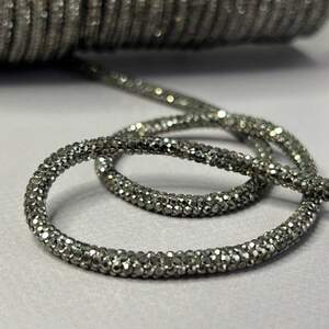 Стразовый шнур силиконовый 4 мм - стразы гематит Стразовый шнур силиконовый 4 мм - стразы гематит