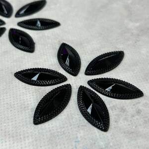 Стразы акриловые пришивные 16х36 мм, черный Стразы акриловые пришивные 16х36 мм, черный