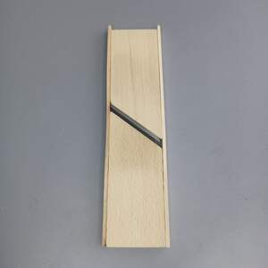 Терка для корейской моркови 26х6 см, 4 мм, деревянная