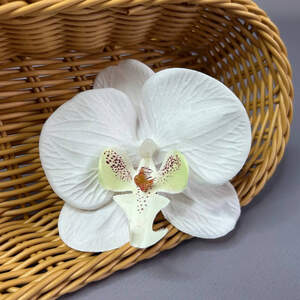 Цветок орхидеи тканевый 8,5 см - белый