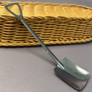 Чайная ложка в виде лопаты из нержавеющей стали серебристая Чайная ложка в виде лопаты из нержавеющей стали серебристая