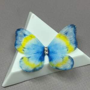 Шифоновая бабочка двухслойная со стразиком 3,5 см - голубая с желтым Шифоновая бабочка двухслойная со стразиком 3,5 см - голубая с желтым