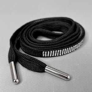 Шнурок 1 см с стразами 140 см - черный Шнурок 1 см с стразами 140 см - черный