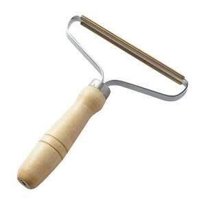 Щетка-скребок для удаления шерсти и катышек Щетка-скребок для удаления шерсти и катышек