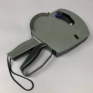 Этикет пистолет Smart SG-300 для ценников 12х21 мм - 8 знаков Этикет пистолет Smart SG-300 для ценников 12х21 мм - 8 знаков