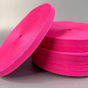 Ярко-розовая киперная лента 1 см (киперная тесьма 10мм) Ярко-розовая киперная лента 1 см (киперная тесьма 10мм)