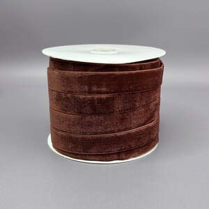 Бархатная лента декоративная 2 см 46 м - коричневый