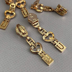 #01 Бегунок для спиральной молнии 7 - золото