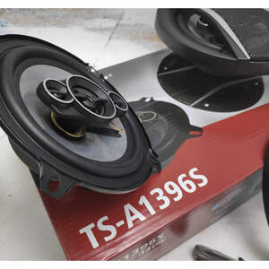 Автомобильные динамики TS-1396 6,5 200Вт Автомобильные динамики TS-1396 6,5 200Вт