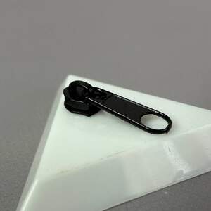 Бегунок Тип 7 для рулонной спиральной молнии, черный