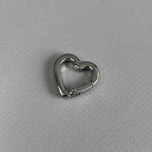 Карабин-сердце для сумки 22 мм, никель