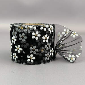 Фатин в рулонах 6 см, моток 22 м - черный в ромашку
