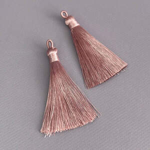 Шелковые кисти для сережек 8 см - пудровый