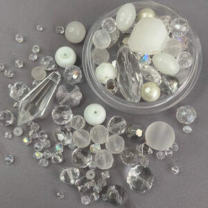 (150 гр) Бусины стеклянные Микс цветов и размеров - белый