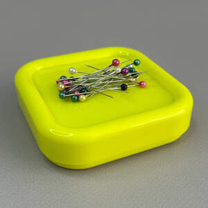 Магнитная подушка для иголок (игольница) - салатовая