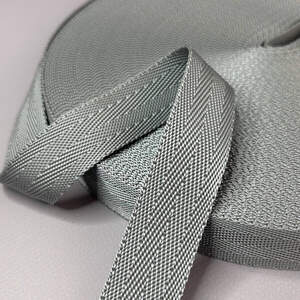 Стропа сумочная-ременная Елочка, 2,5 см средняя жесткость - серый