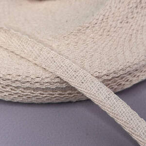 Суровая киперная лента 1 см (киперная тесьма 10мм) хлопчатобуажная Суровая киперная лента 1 см (киперная тесьма 10мм) хлопчатобуажная