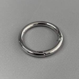 Карабин-кольцо для сумки 32 мм, никель - 4 см Карабин-кольцо для сумки 32 мм, никель - 4 см