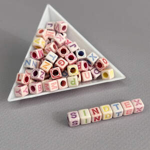 (20 г) Бусины пластиковые куб Алфавит 6 мм - Розовый микс (20 г) Бусины пластиковые куб Алфавит 6 мм - Розовый микс