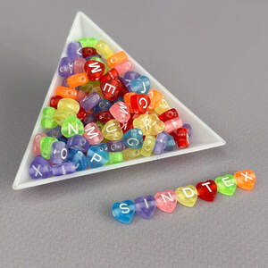 (20 г) Бусины пластиковые, сердечки Алфавит 7 мм - Цветной микс (20 г) Бусины пластиковые, сердечки Алфавит 7 мм - Цветной микс