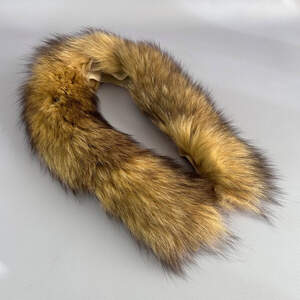 Опушка из натурального меха лисы окрашенная 70 см - под енота