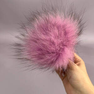 Помпоны из натурального меха лисы окрашенный 12 см - розовый