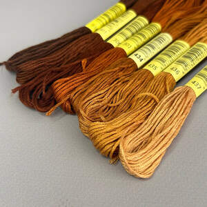 (8 шт по 8м) Набор мулине (нитки для вышивания) - коричневый микс