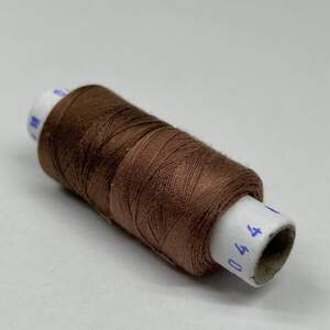 044/230 Нитки в катушках 40/2 , половинки (катушка 2х75м)