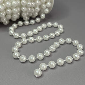 Бусины на нитке 1 метр, Ø10 мм - белый