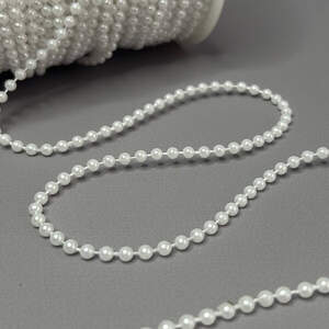 Бусины на нитке 1 метр, Ø4 мм - белый