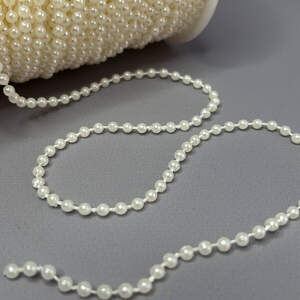 Бусины на нитке 1 метр, Ø4 мм, Айвори