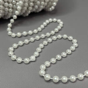 Бусины на нитке 1 метр, Ø6 мм - белый