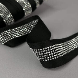 Лампасная тесьма трикотажная 3 см - черная со стразами серебро