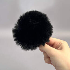 Помпоны из эко-меха окрашенный 9 см - черный