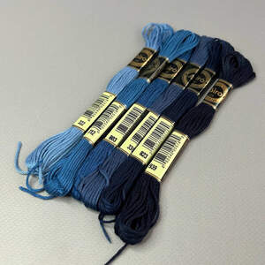 (6 шт по 8м) Набор мулине Airo (нитки для вышивания) - синий микс (322-939) (6 шт по 8м) Набор мулине Airo (нитки для вышивания) - синий микс (322-939)