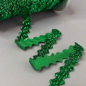 Бархатная лента зиг-заг с люрексом 1см - изумрудная (#06)