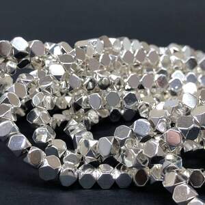 Бусины Гематит шестигранник 4х4 мм, (95 шт) - цвет Серебро Бусины Гематит шестигранник 4х4 мм, (95 шт) - цвет Серебро
