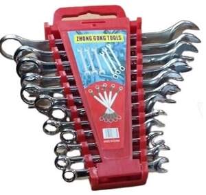 Опис Характеристики та опис  Електролобзик Makita  Потужність 750 Вт Довжина робочого ходу 18 мм. Частота холостого ходу 500 – 3.100 хв-1 Глибина розпилу (