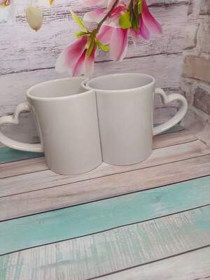 Парні білі чашки з ручками-серцями + індивідуальний принт у вартості (набір з 2 чашок)