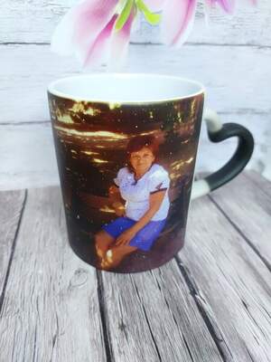 Матова чашка-хамелеон з блискітками «Найкраща свекруха, мама і бабуся у світі» з фото