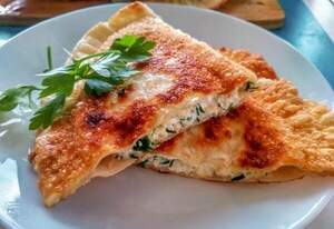 Чебуреки з сиром