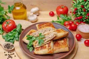 Млинці з м'ясом курки