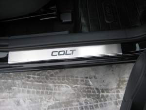 Накладки на пороги Mitsubishi COLT Накладки на пороги Mitsubishi COLT