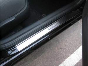 Накладки на пороги Skoda OCTAVIA TOUR Накладки на пороги Skoda OCTAVIA TOUR