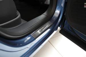 Накладки на пороги Volkswagen TOURAN Накладки на пороги Volkswagen TOURAN