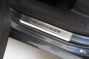 Накладки на пороги Volkswagen CADDY III Накладки на пороги Volkswagen CADDY III